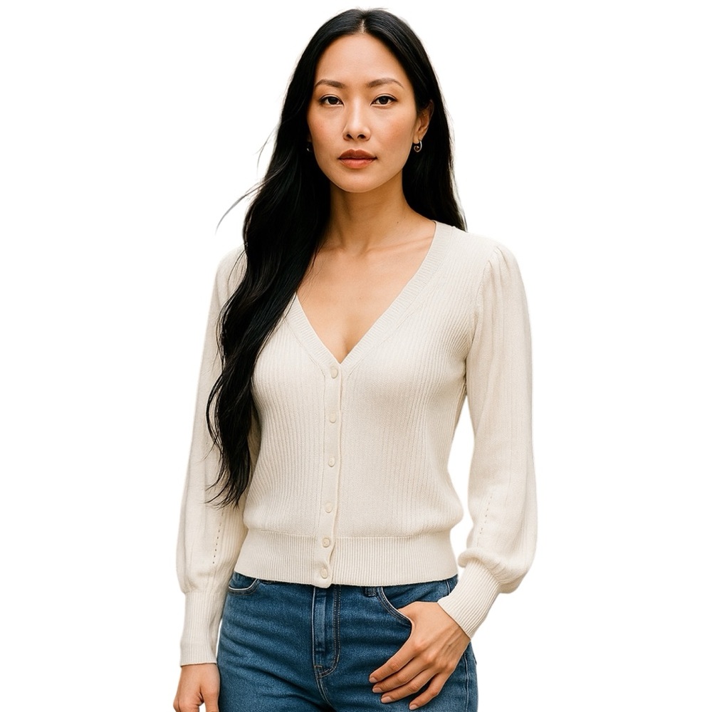 Abercrombie & Fitch off-white deep V neck button front cropped sweater size M